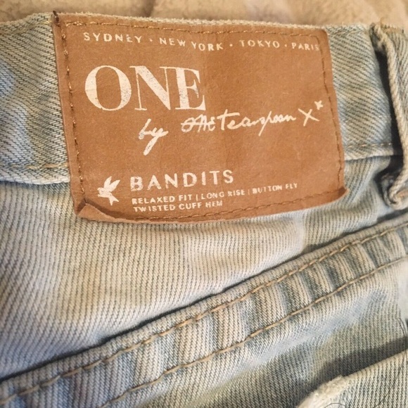 One teaspoon shorts 10/10 condition size 22 or 00 - Picture 3 of 6